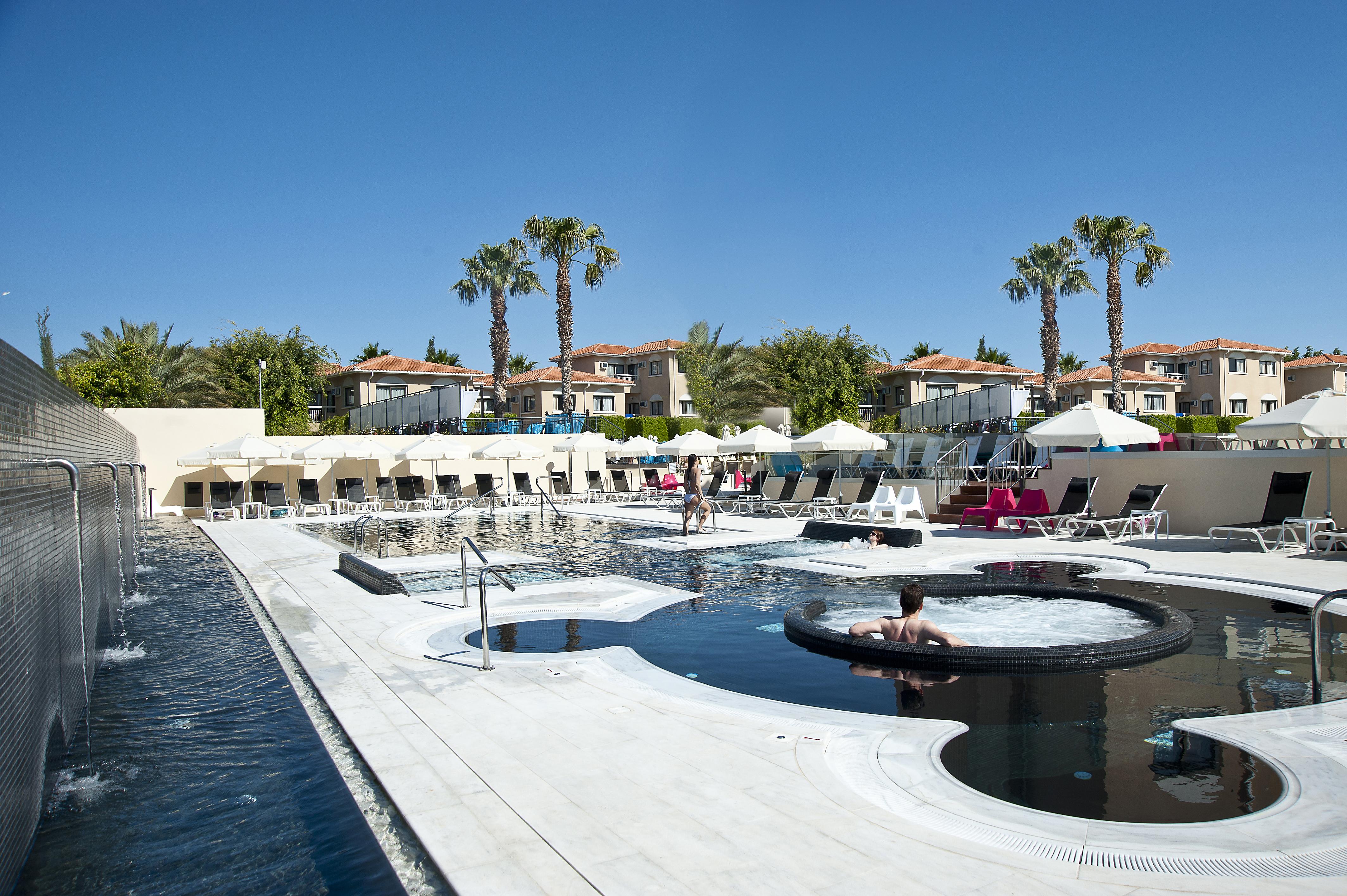 King Jason Paphos - Designed For Adults By Louis Hotels 외부 사진