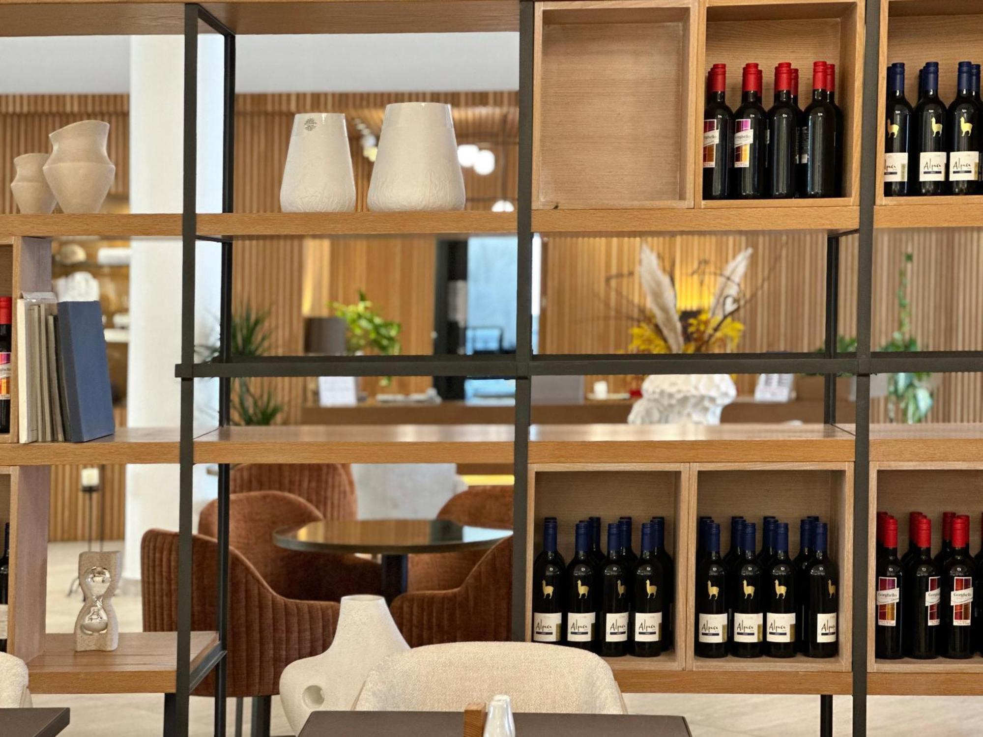 King Jason Paphos - Designed For Adults By Louis Hotels 외부 사진