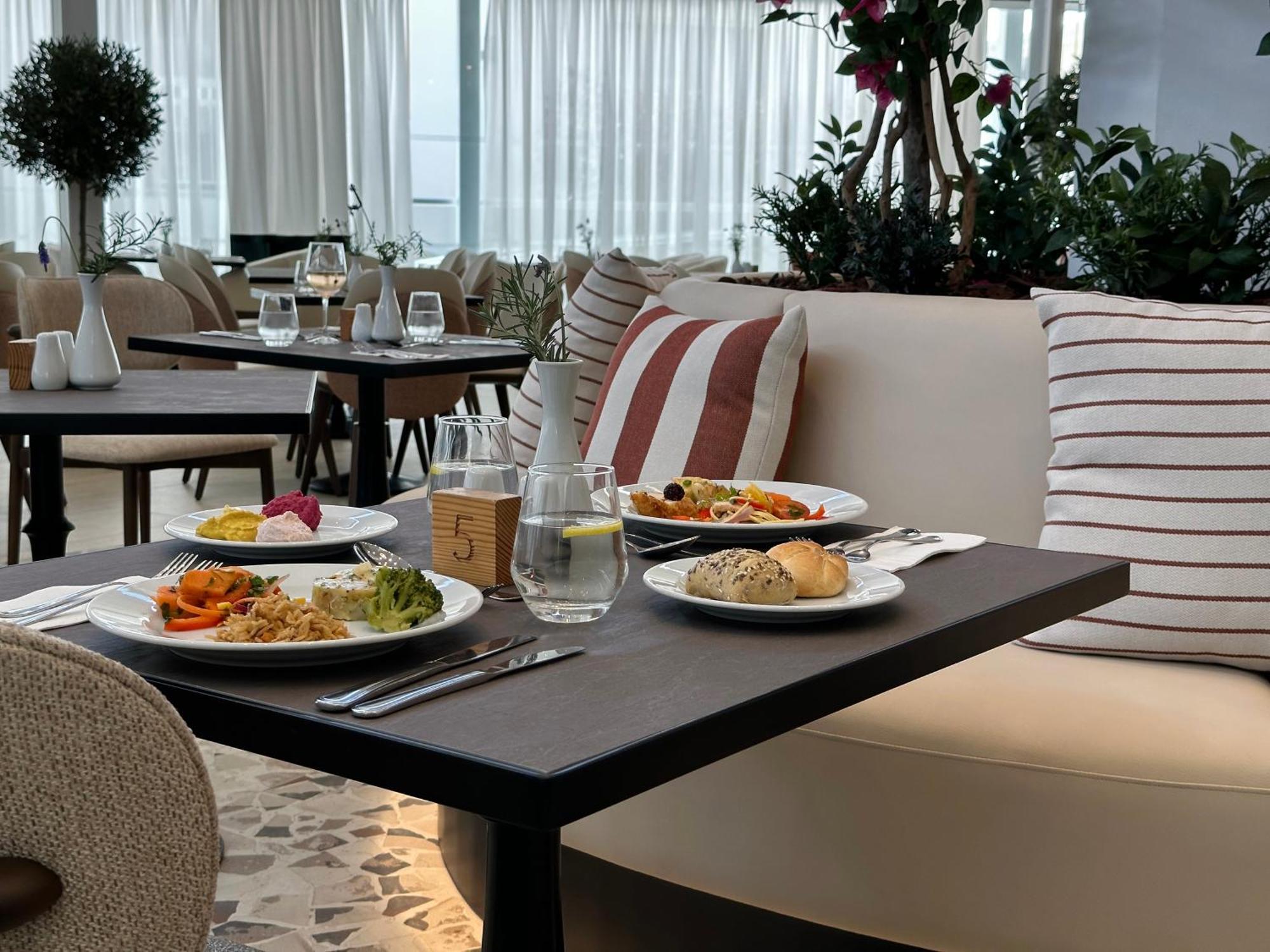 King Jason Paphos - Designed For Adults By Louis Hotels 외부 사진