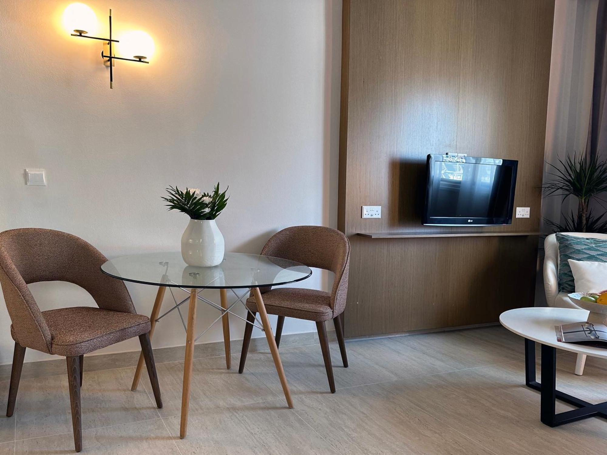 King Jason Paphos - Designed For Adults By Louis Hotels 외부 사진