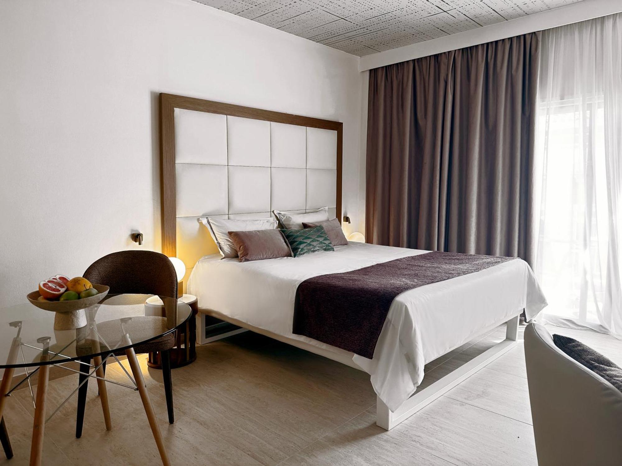 King Jason Paphos - Designed For Adults By Louis Hotels 외부 사진